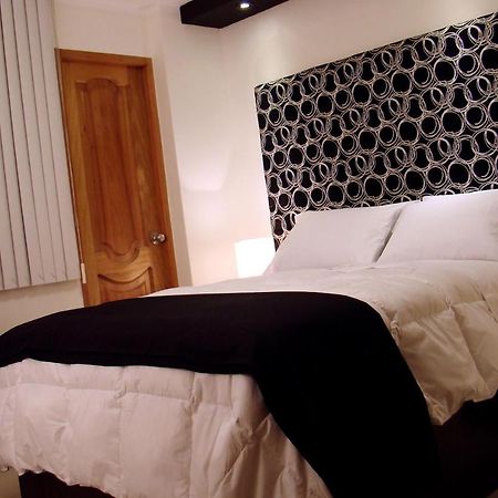 Hostal Media Luna Trujillo Exteriör bild